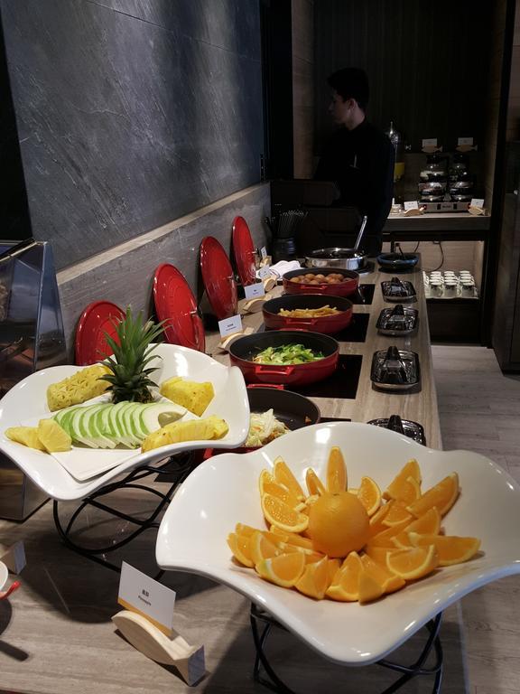 Changyu Hotel Tainan Extérieur photo