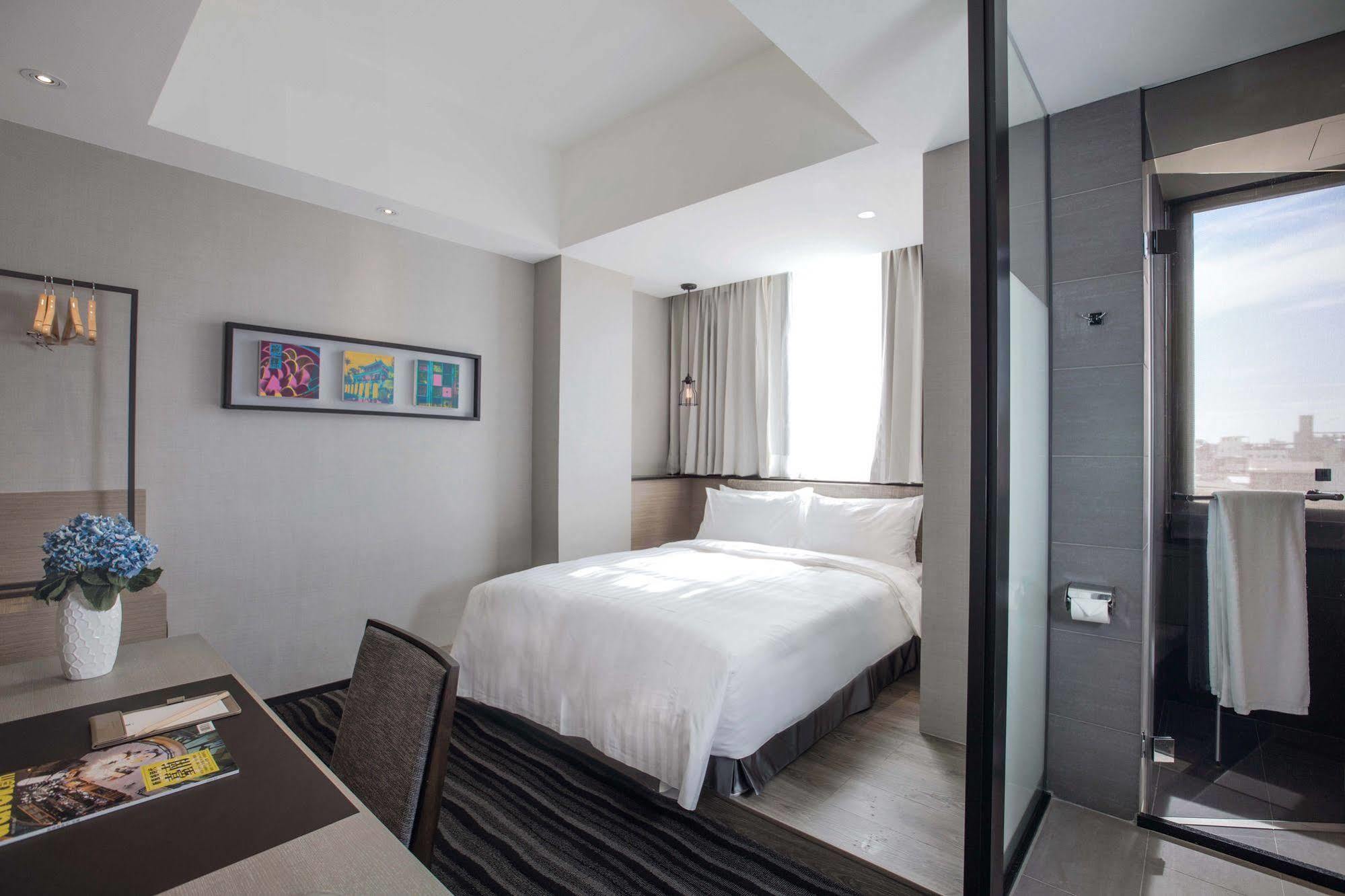 Changyu Hotel Tainan Extérieur photo